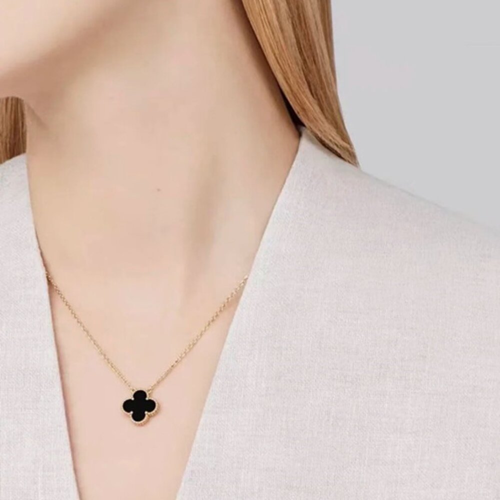 ☀️❤️Authentic☀️❤️Van Cleef & Arpels Vintage Alhambra 18K Gold Necklace